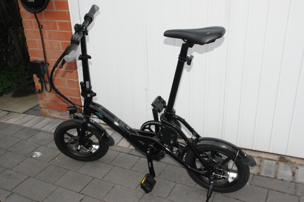 Fiido D3 Pro Folding commuter Bike. Immaculate condition with extras.