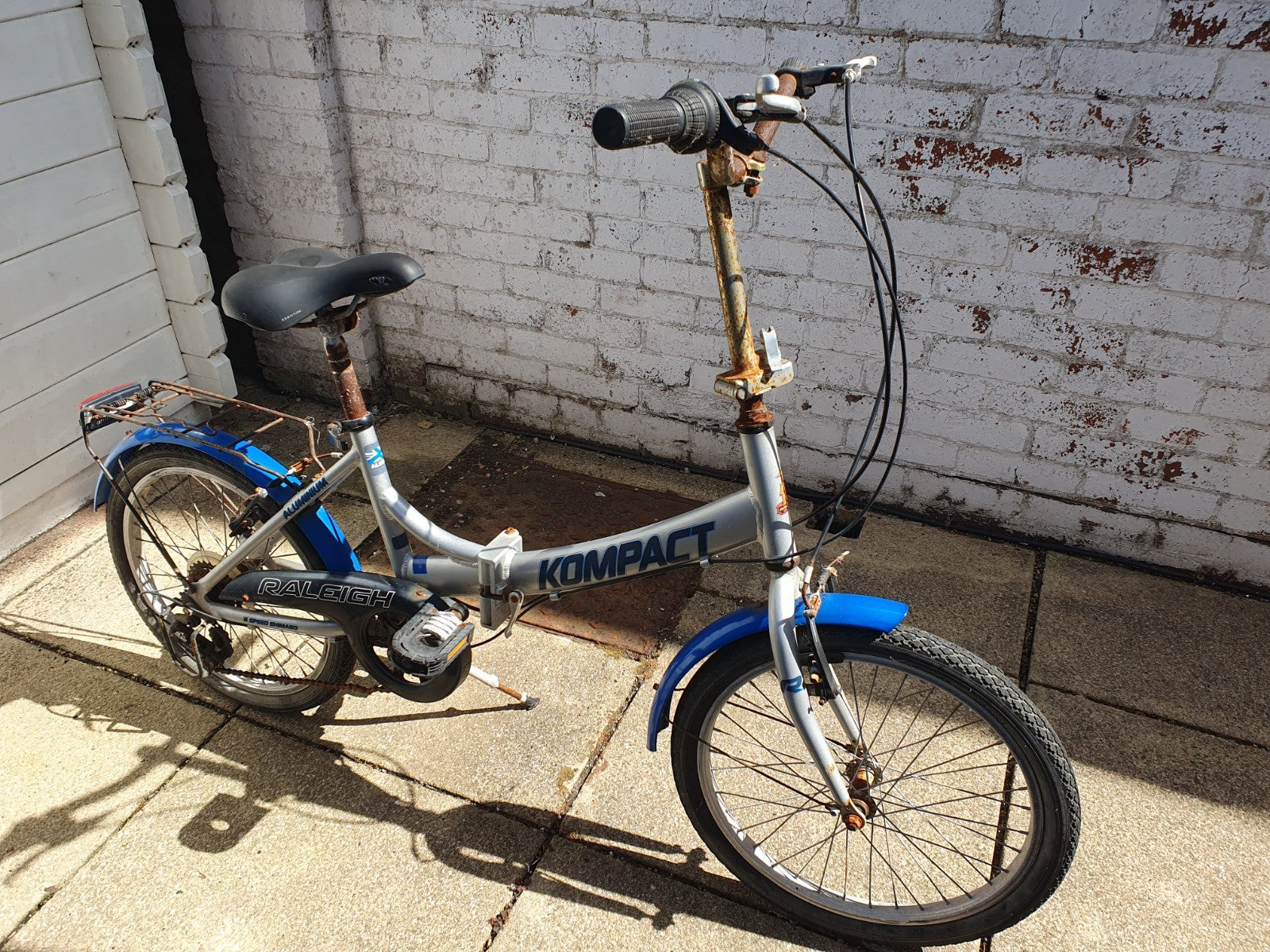 Raleigh Fold Up Bike Kompact Aluminium Frame - 6 Speed Shimano Gears