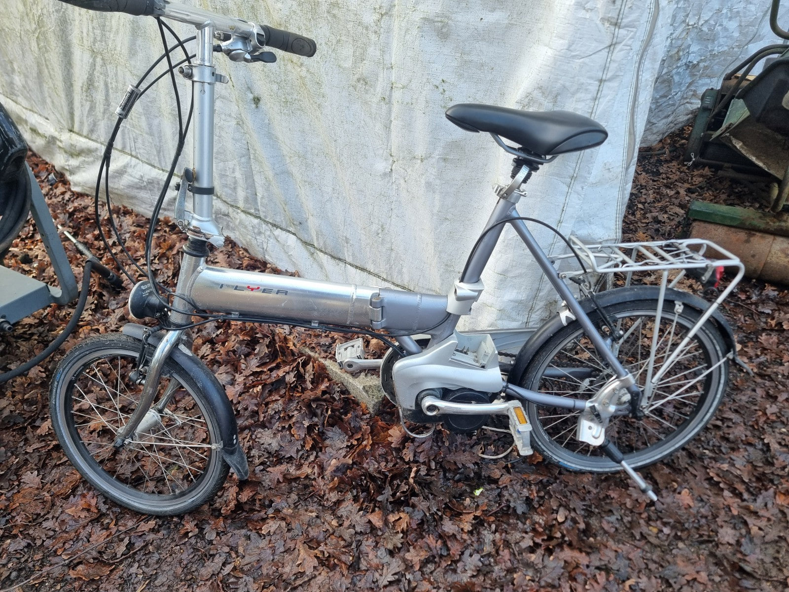 Flyer Folding E Bike With Built In Motor At The Pedals