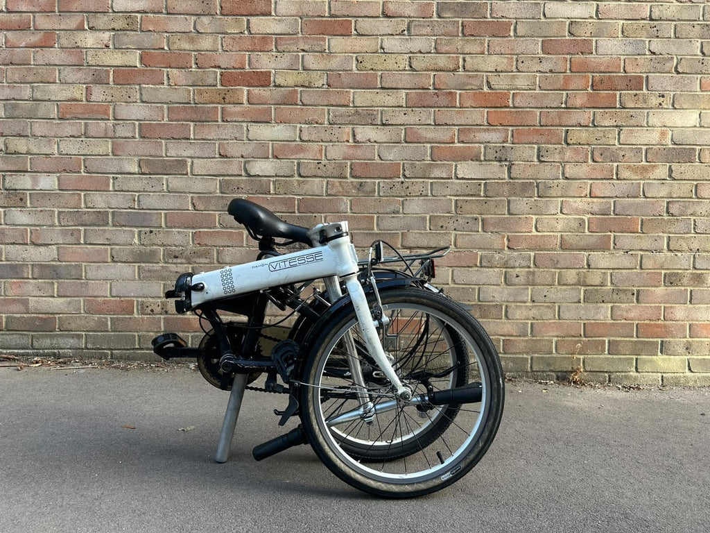 Dahon Vitesse Folding Bike 20in Silver/Black Rack Mudguards Kickstand
