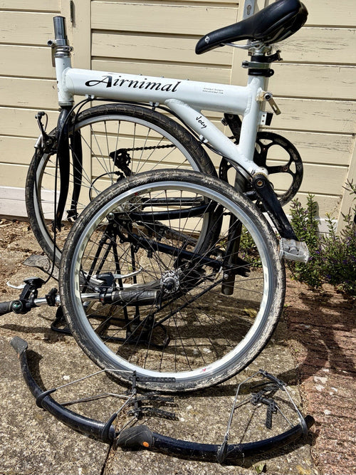 Airnimal Airnimal Joey 24in Folding Bike White/Black V-Brake Derailleur Flat Bar