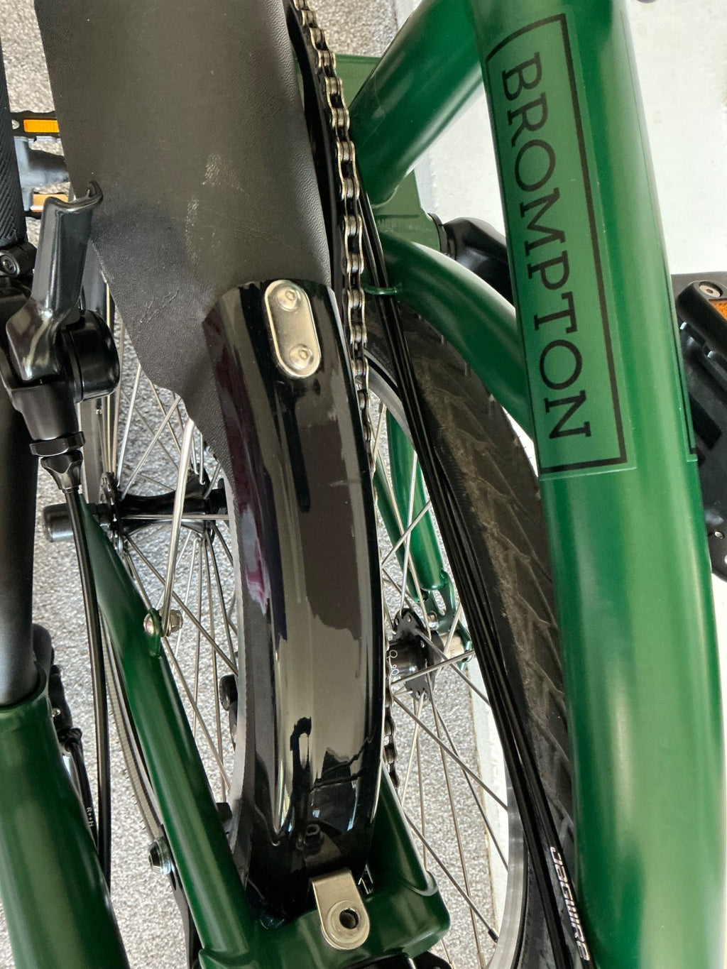 brompton bike C line 2 gear racing green - excellent condition