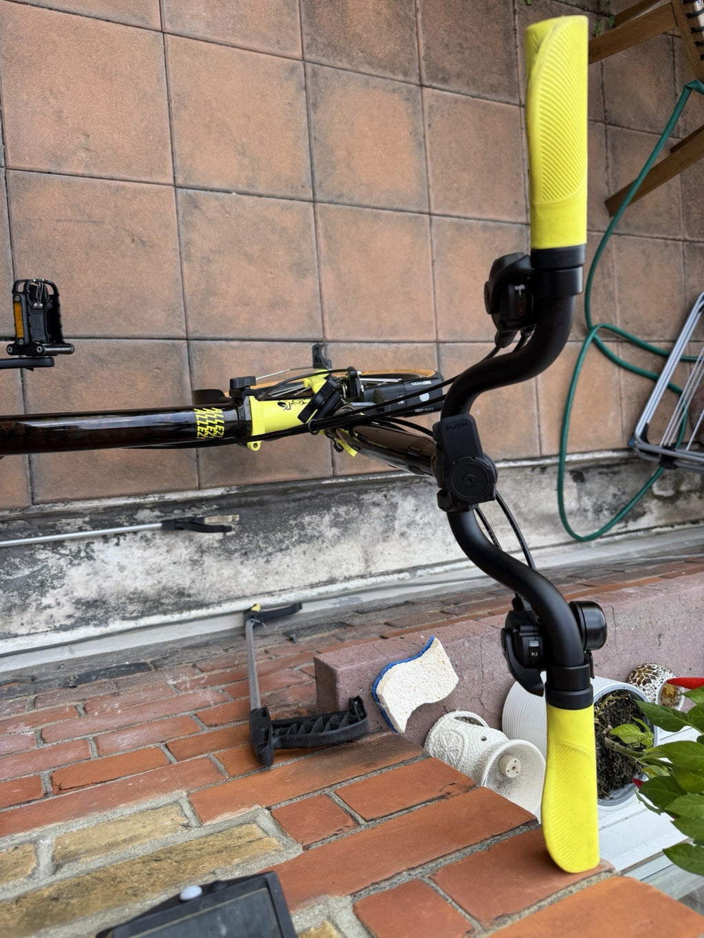 BROMPTON X TOUR DE FRANCE LIMITED EDITION C LINE 6-SPEED