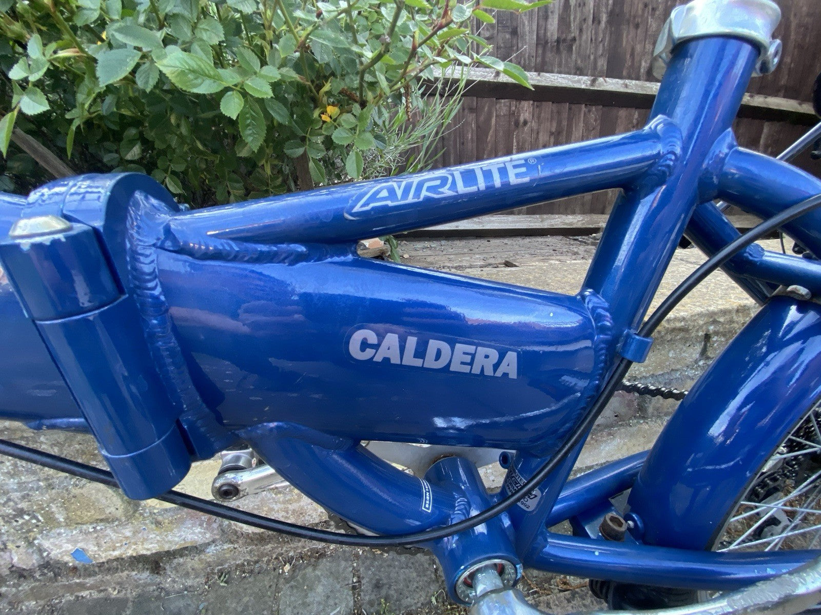 Raleigh Caldera AirLite Folding Bike 20”wheels 6 Gears Rear Rack, Kickstand &Bag