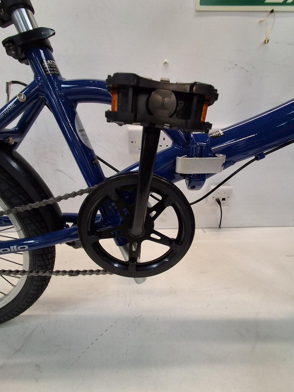 Apollo Tuck Single Speed Compact 14kg Folding Bike - Blue (Scratched/Bent)