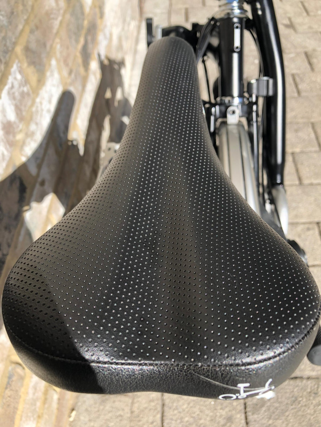 Brompton Black M6L (C Line 6 Speed) with Dynamo - WORLDWIDE SHIPPING