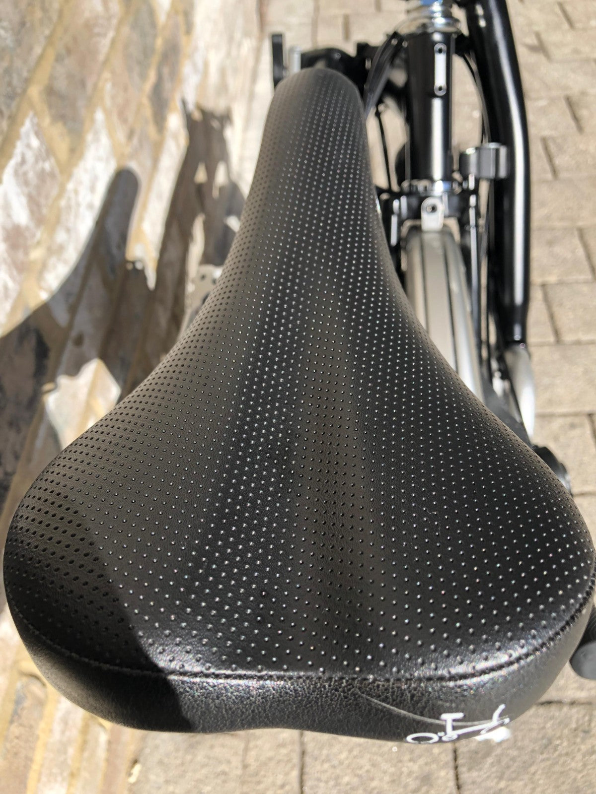Brompton Black M6L (C Line 6 Speed) with Dynamo - WORLDWIDE SHIPPING