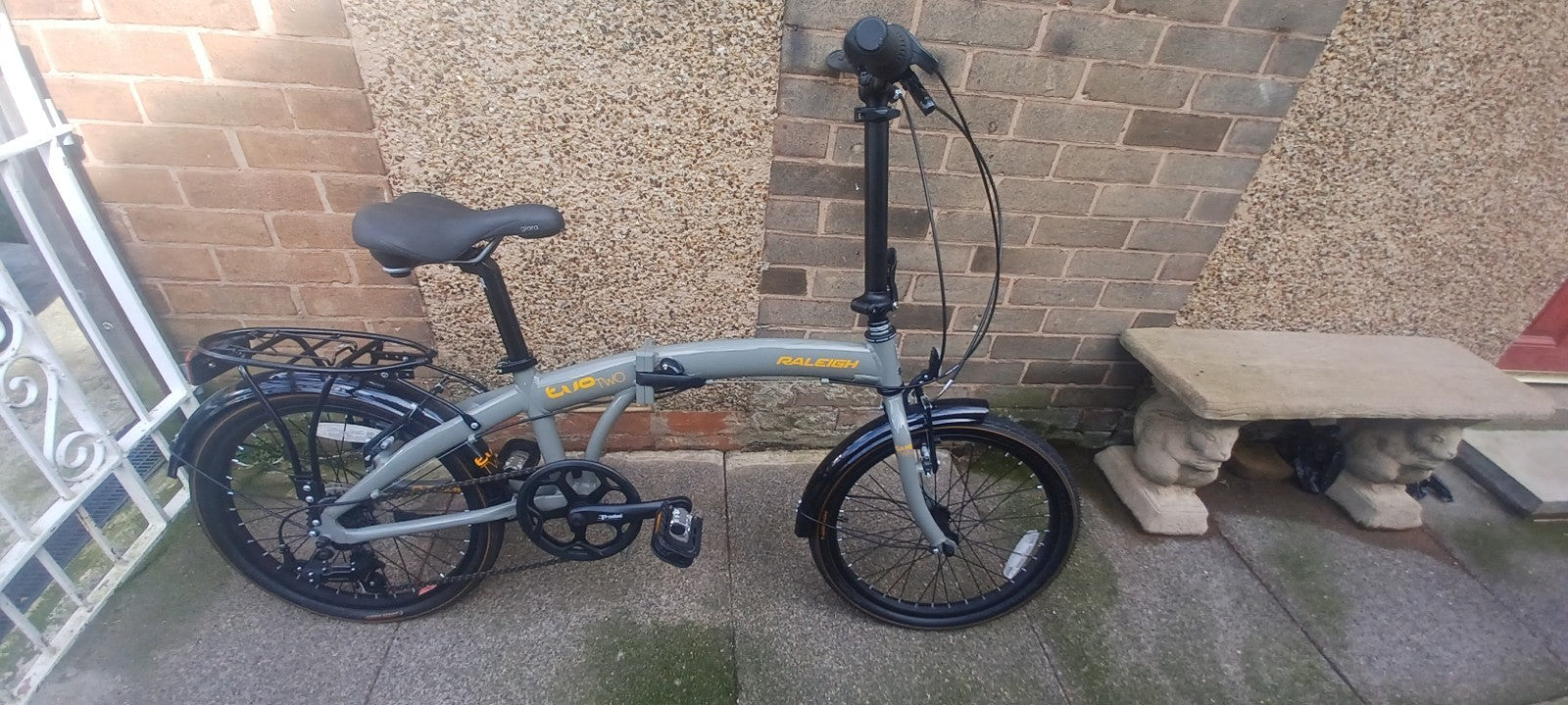 Raleigh Evo 2 Folding Bike - 7 Speed Shimano - 20" Wheels