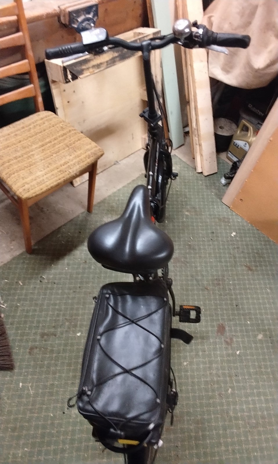 Connect 20 Inch Wheel Folding E Bike. Excellent Condition.