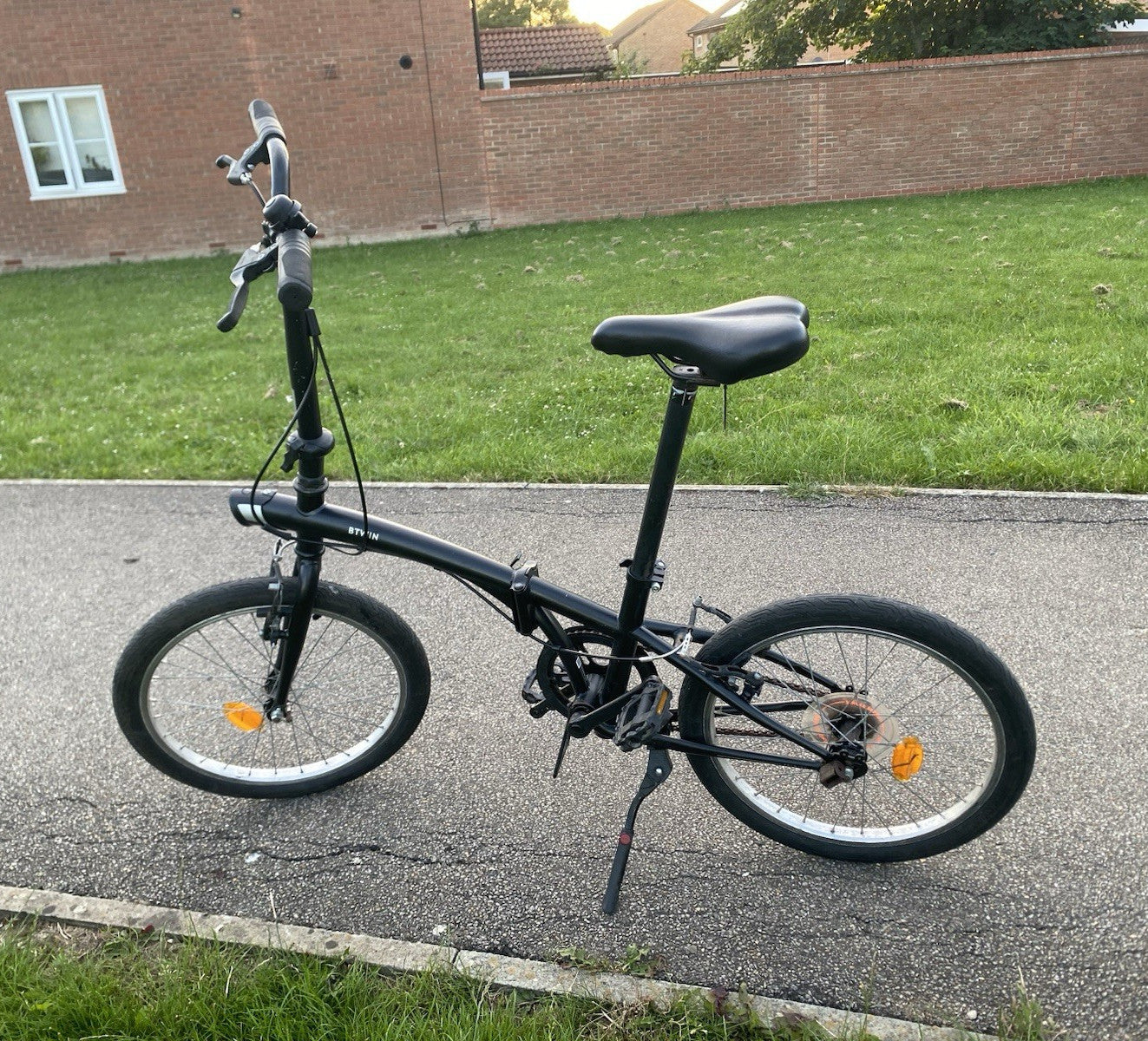 B’Twin Folding Bike – Single Speed – Great Commuter Bike