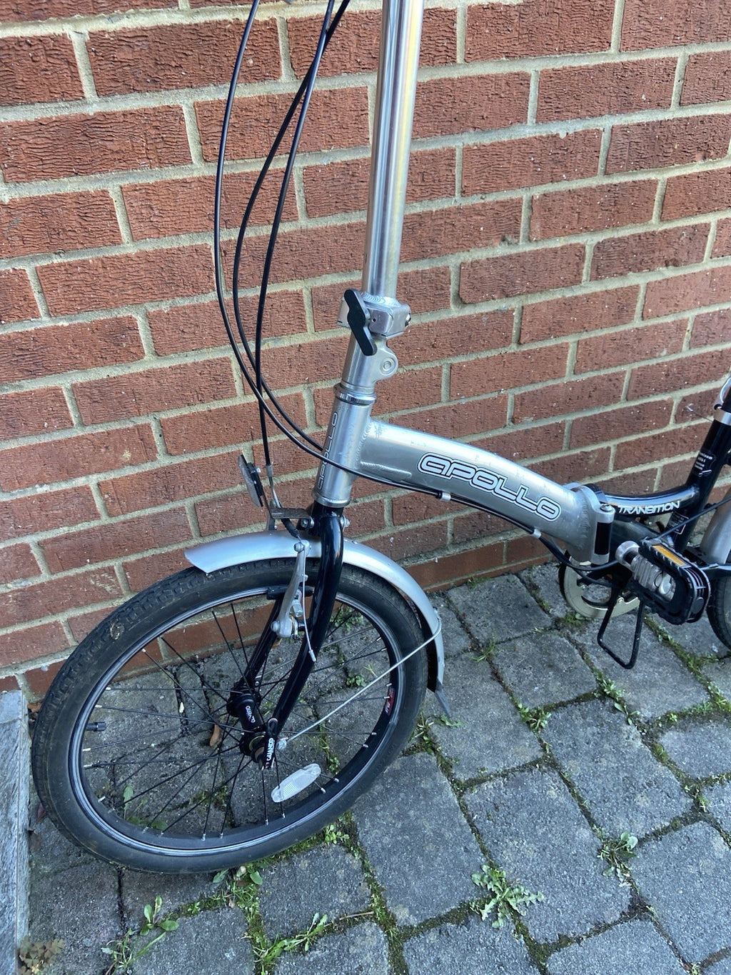 Aluminium Apollo Transition folding bike in good condition with a comfort saddle