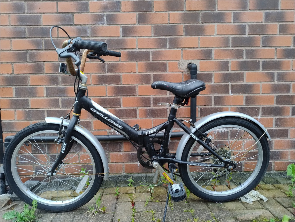 Challenge Flex Folding Bike 20in Wheel 6 Speed BMX Bar Grip Chain Appears Broken
