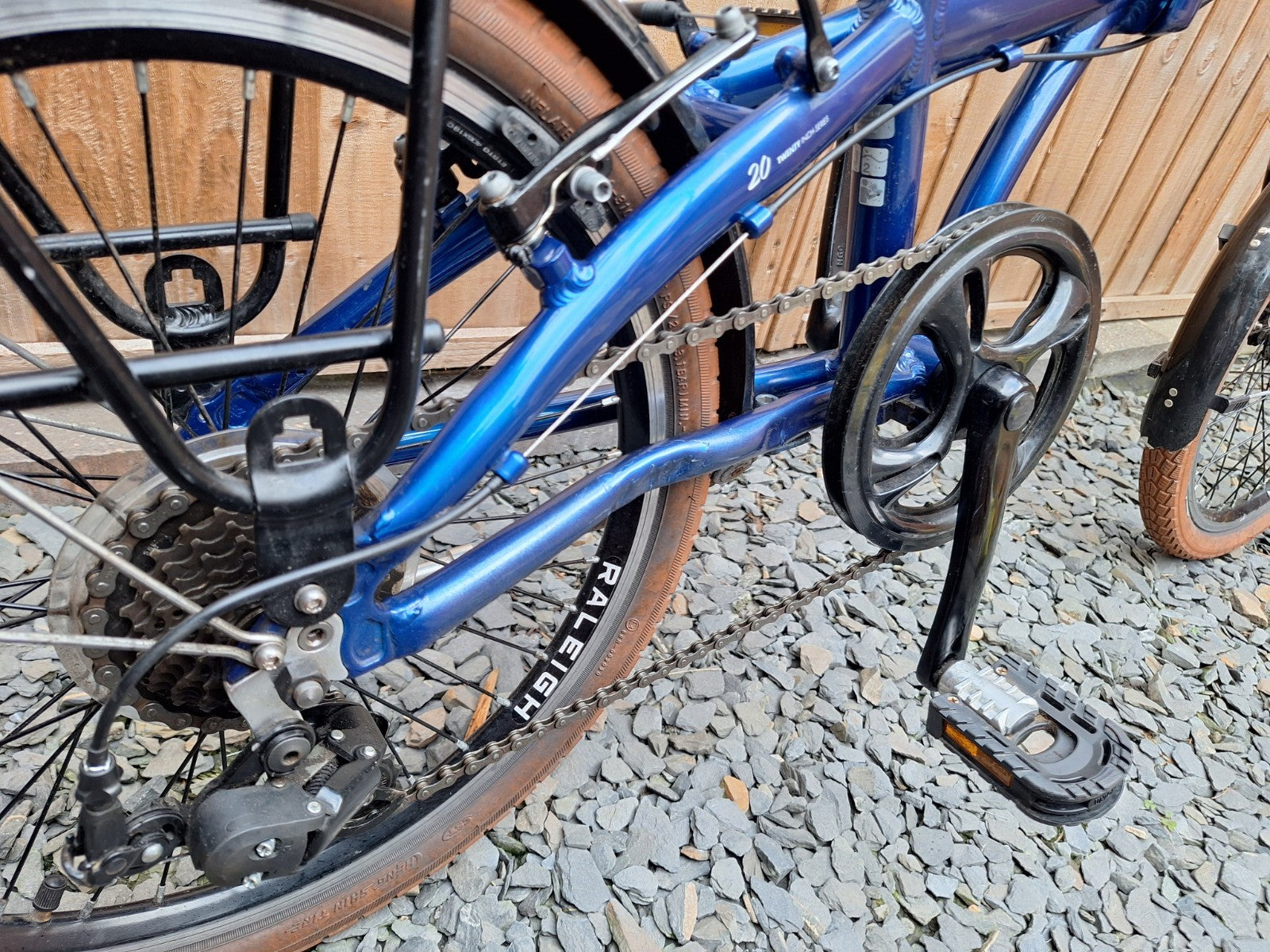 Raleigh Stowaway Folding Bike Blue, Shimano 7-Speed Unisex