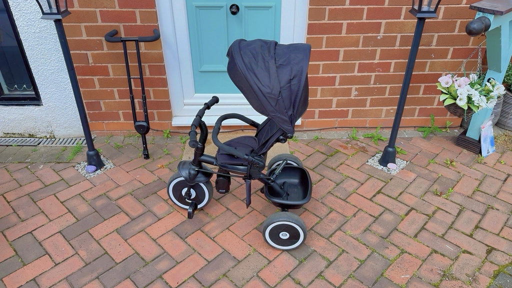 Puggle Easy Twist 6-in-1 Folding Trike with Parent Handle - Black (9M - 5Y)