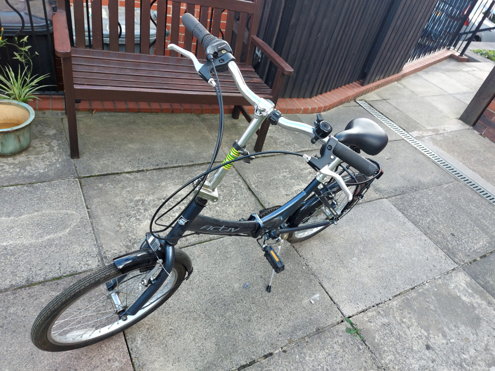 Raleigh Activ Folda Folding Bike
