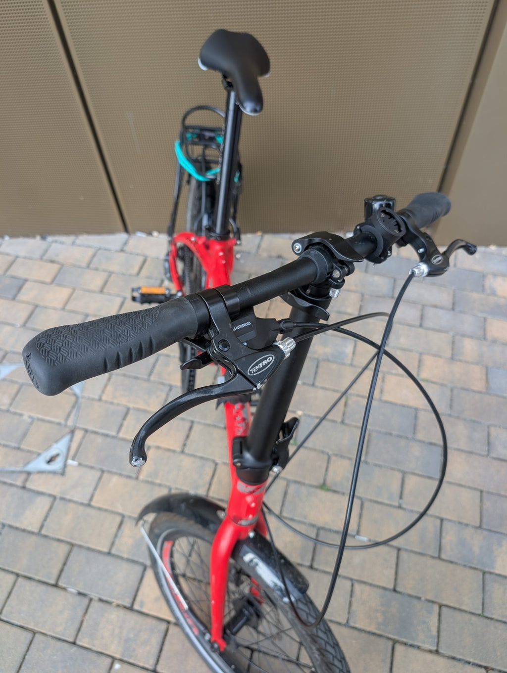 Carrera Intercity 20" Disc Brake 8-Speed Folding Bike
