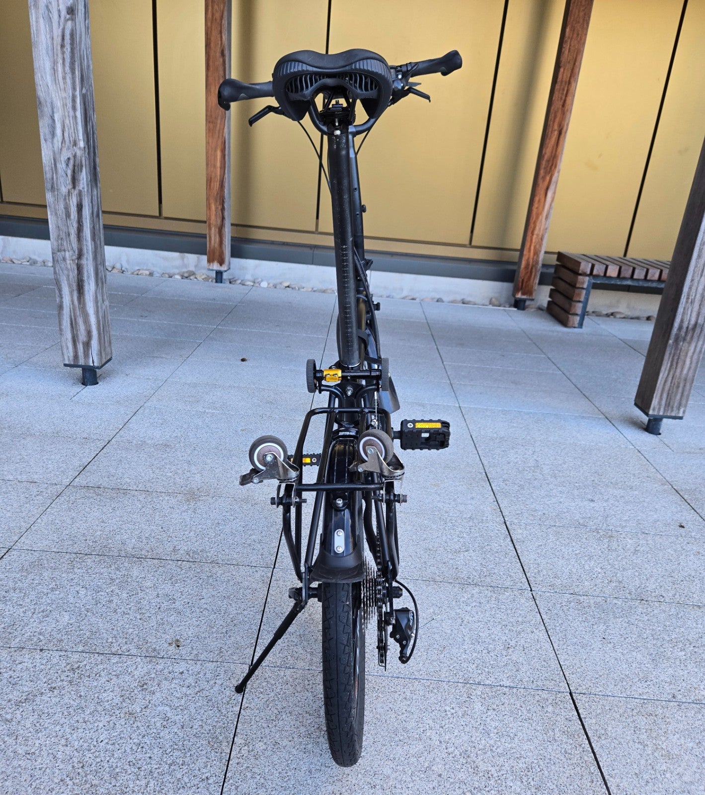 20" 9-Speed Shimano Tri-Fold Brompton-Style Folding Bike | Rare find!