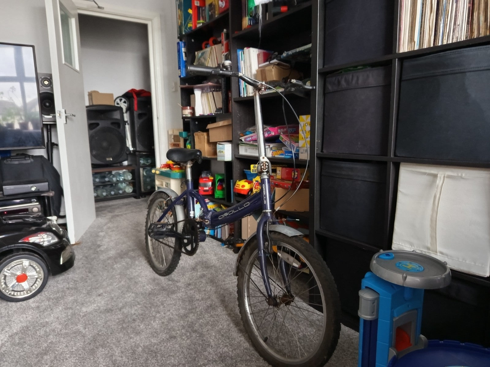 Apollo  Folding Bike.  20" Wheels.