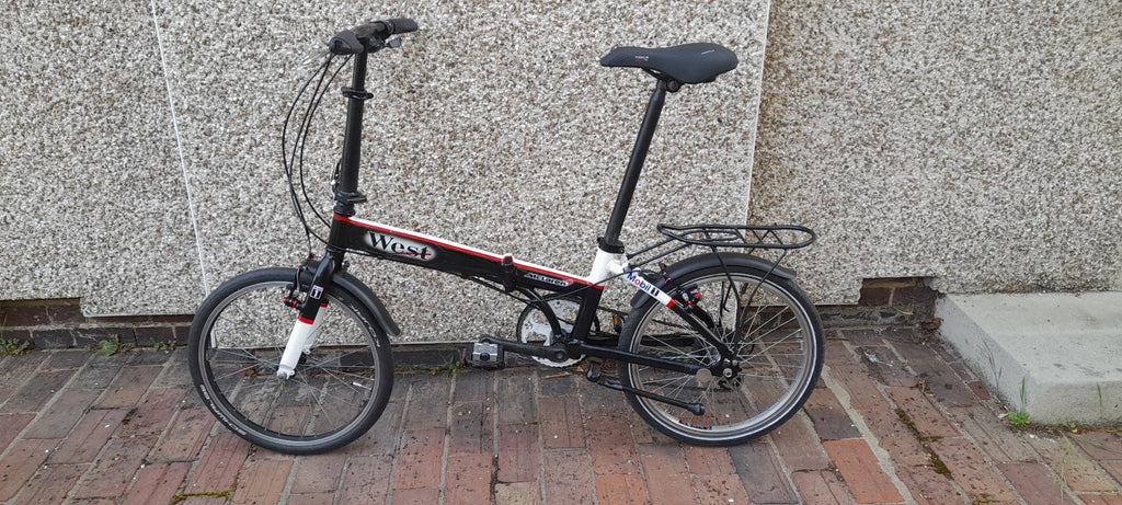 Oyama folding bike, 20 inch wheels, 8 speed.