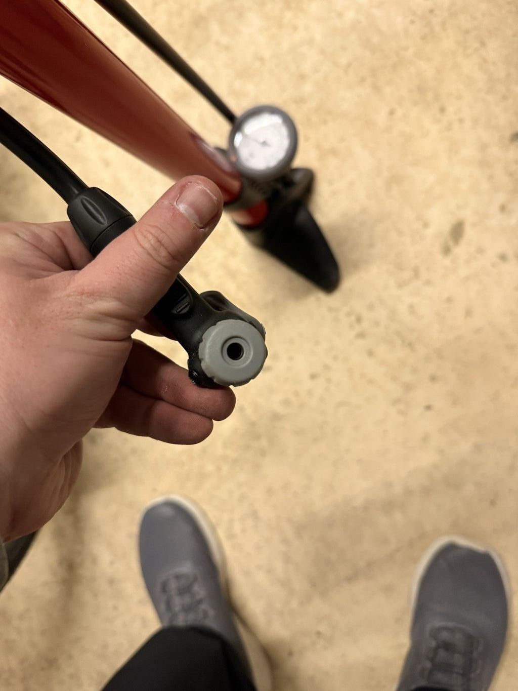 2 X Classic saker folding bikes + bike floor pump