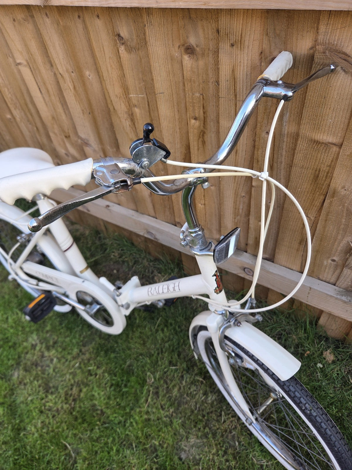 Raleigh Compact Vintage Folding Bike Bicycle Retro Cream White