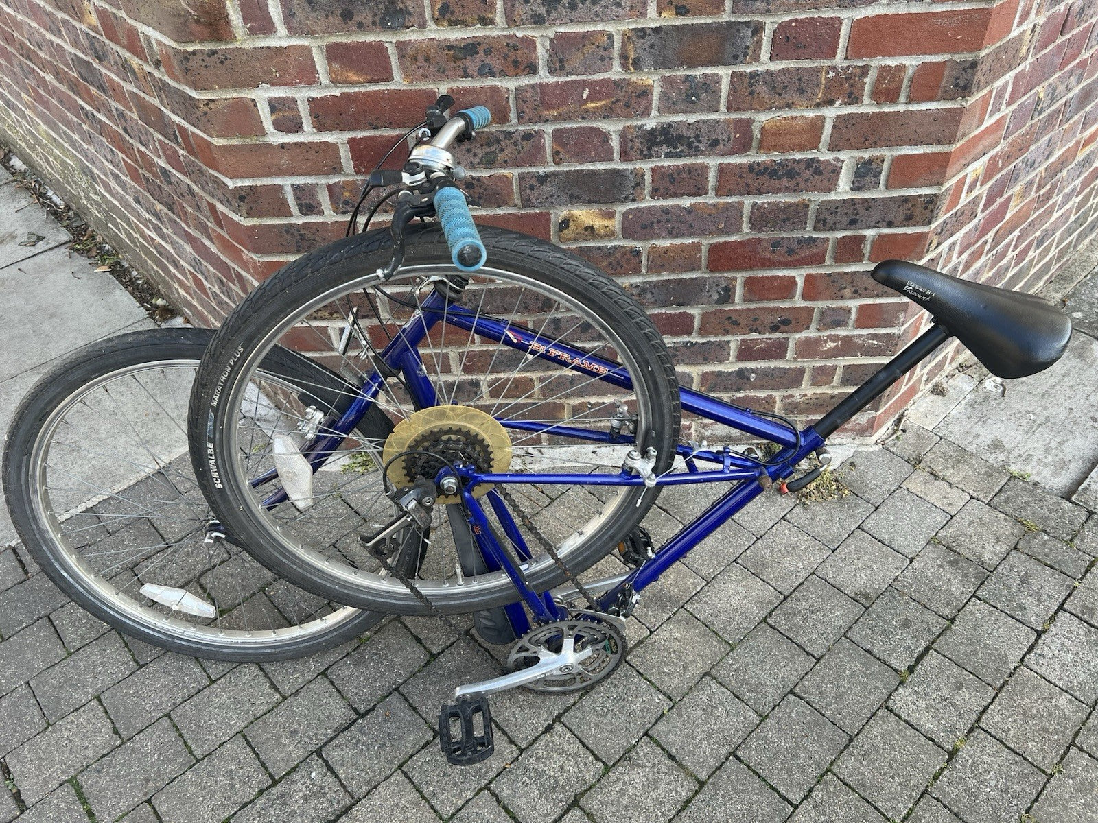 Montague Bi-Frame Folding Mountain Bike in very good condition- badged Rudge