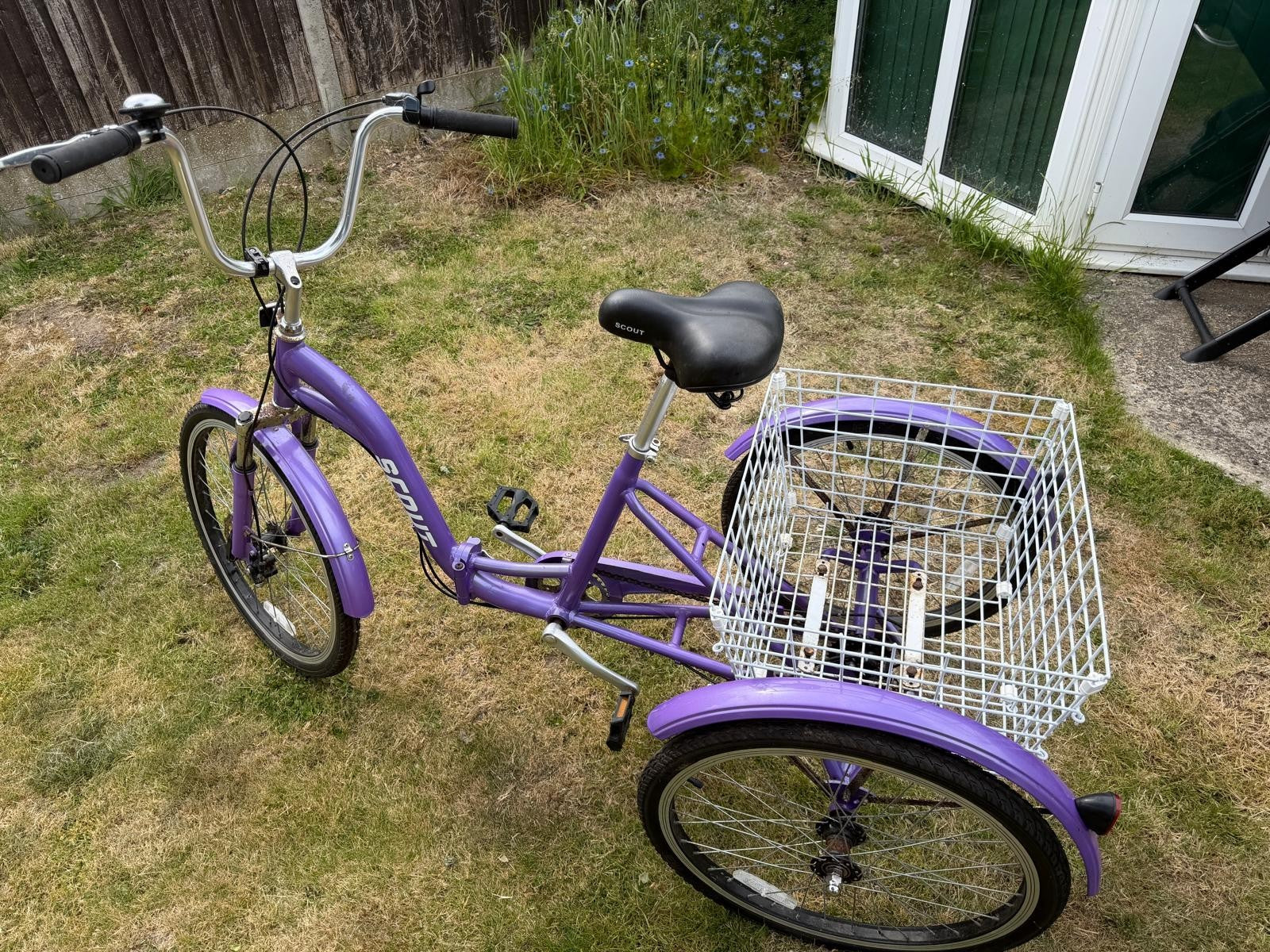 SCOUT Folding Tricycle with basket and 6 speed Shimano gears