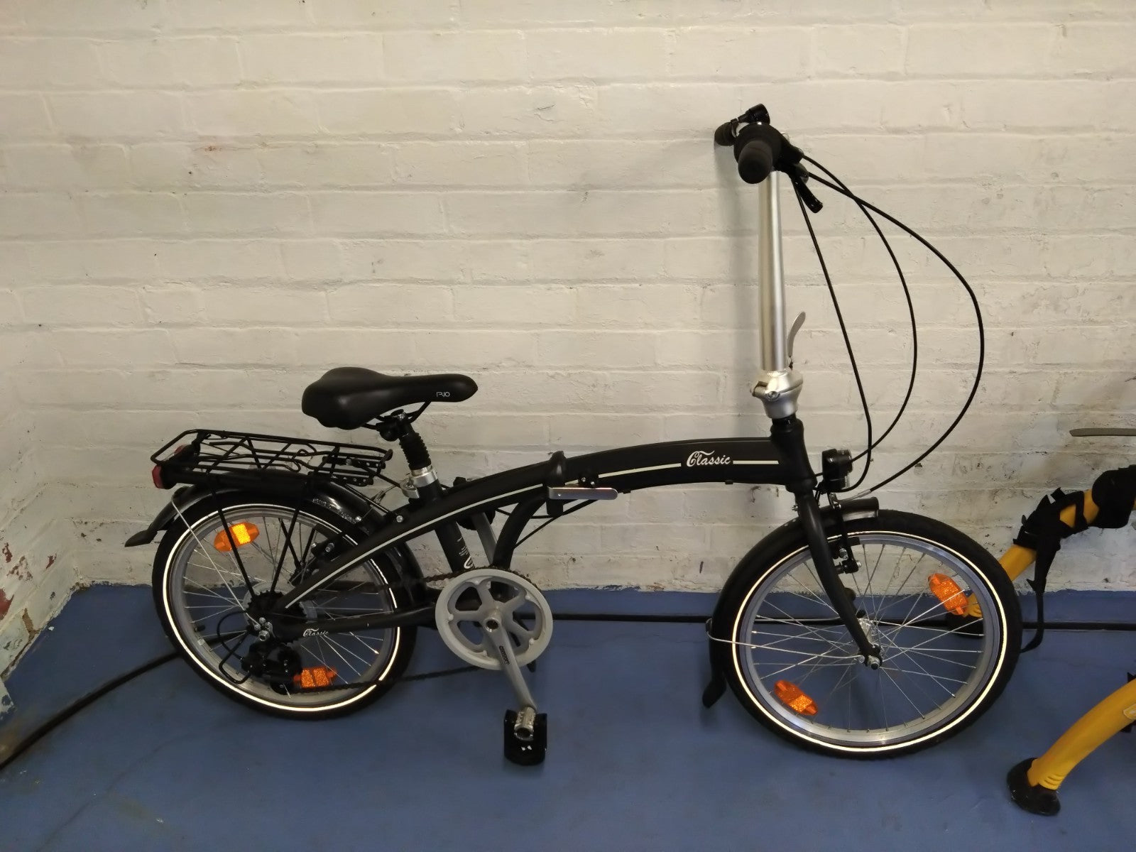 2x Moore Large Orus Folding 7 Speed Bikes + Saris Rack Bones 3-Bike Mount