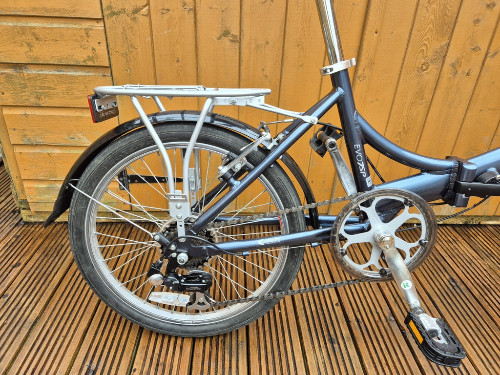 Raleigh Evo 7sp Folding Bike Aluminum Frame, 20" Wheels, 7-Speed with Revo Grip