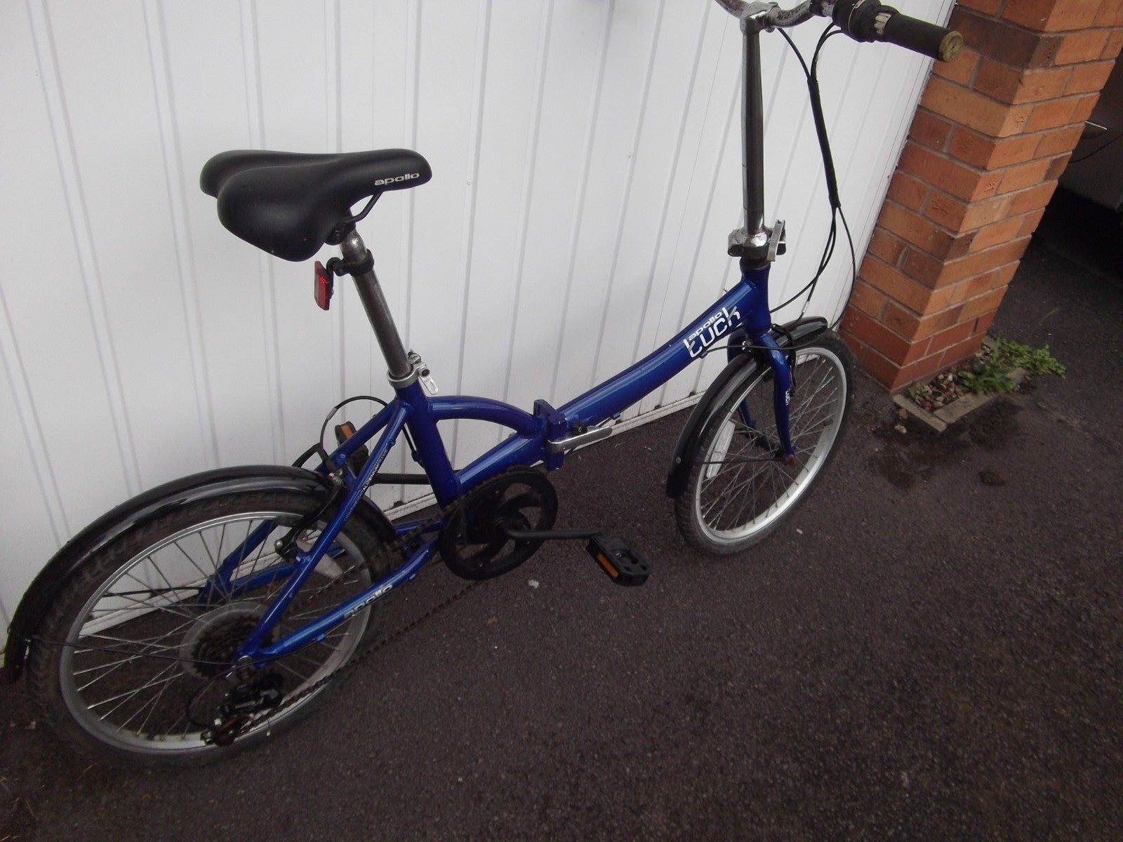 Apollo Tuck Folding Bike 20in Blue 6-Speed V-Brake Kickstand