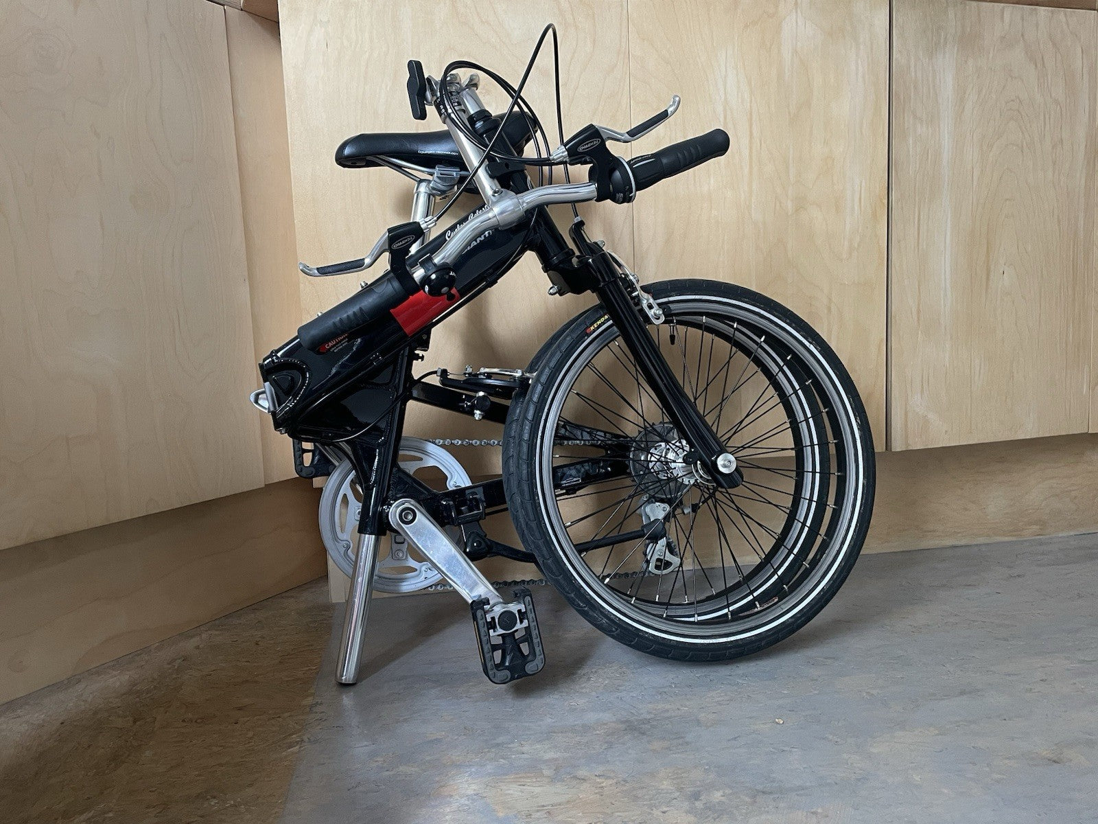 Giant Halfway Folding Bike 20'' Wheels 7-Speed Excellent Condition Black Frame