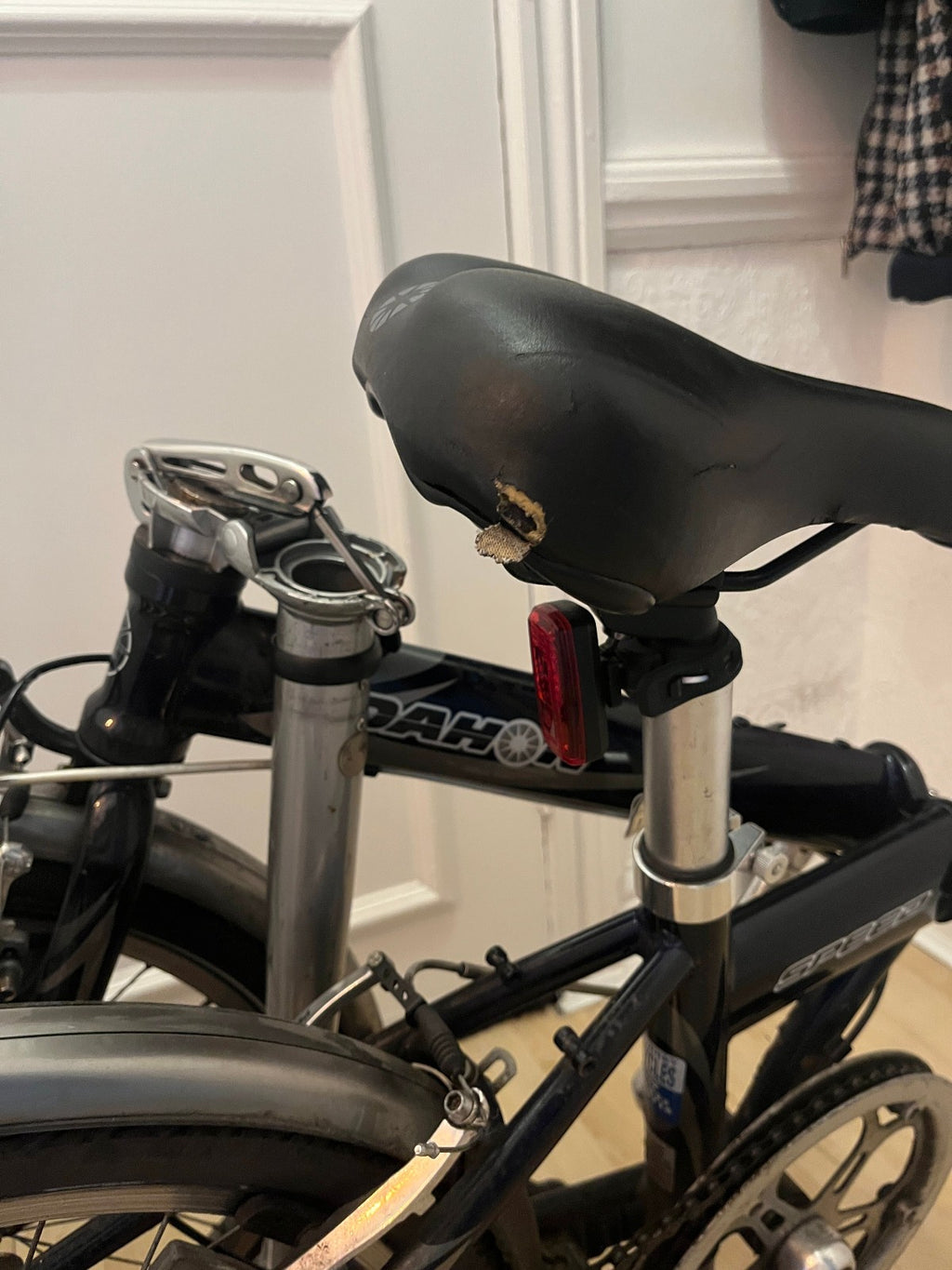Dahon Speed D7 Folding Bike - Cracked Frame - For Parts