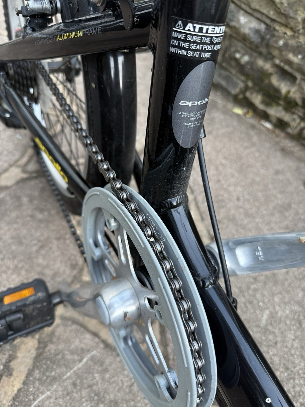 Apollo 20 inch wheel Folding Bike with Storage/carry Bag