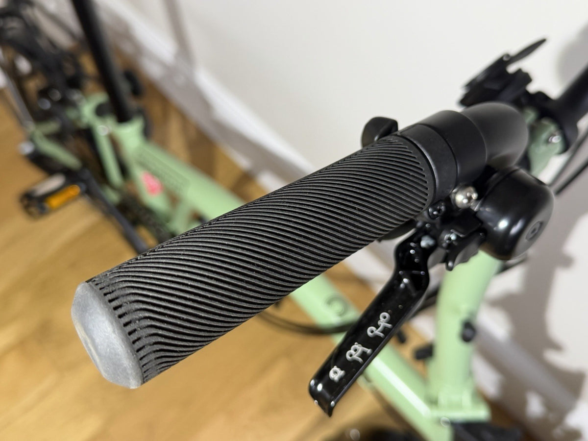 Brompton C Line M Frame Matcha Green 6 speed USED ONCE
