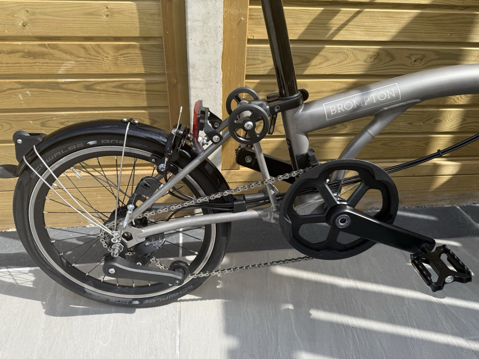 Bromton T LINE 12 SPEED MY24/MID, used 20-30 times, light scratch on mudguard.