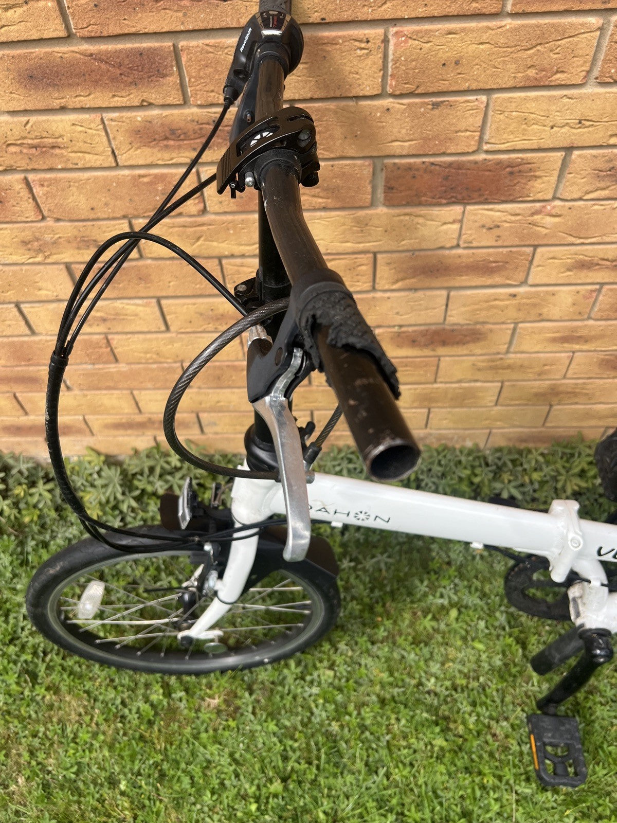 Dahon Vybe D7 Folding Bike (£599 New) white happy to ship