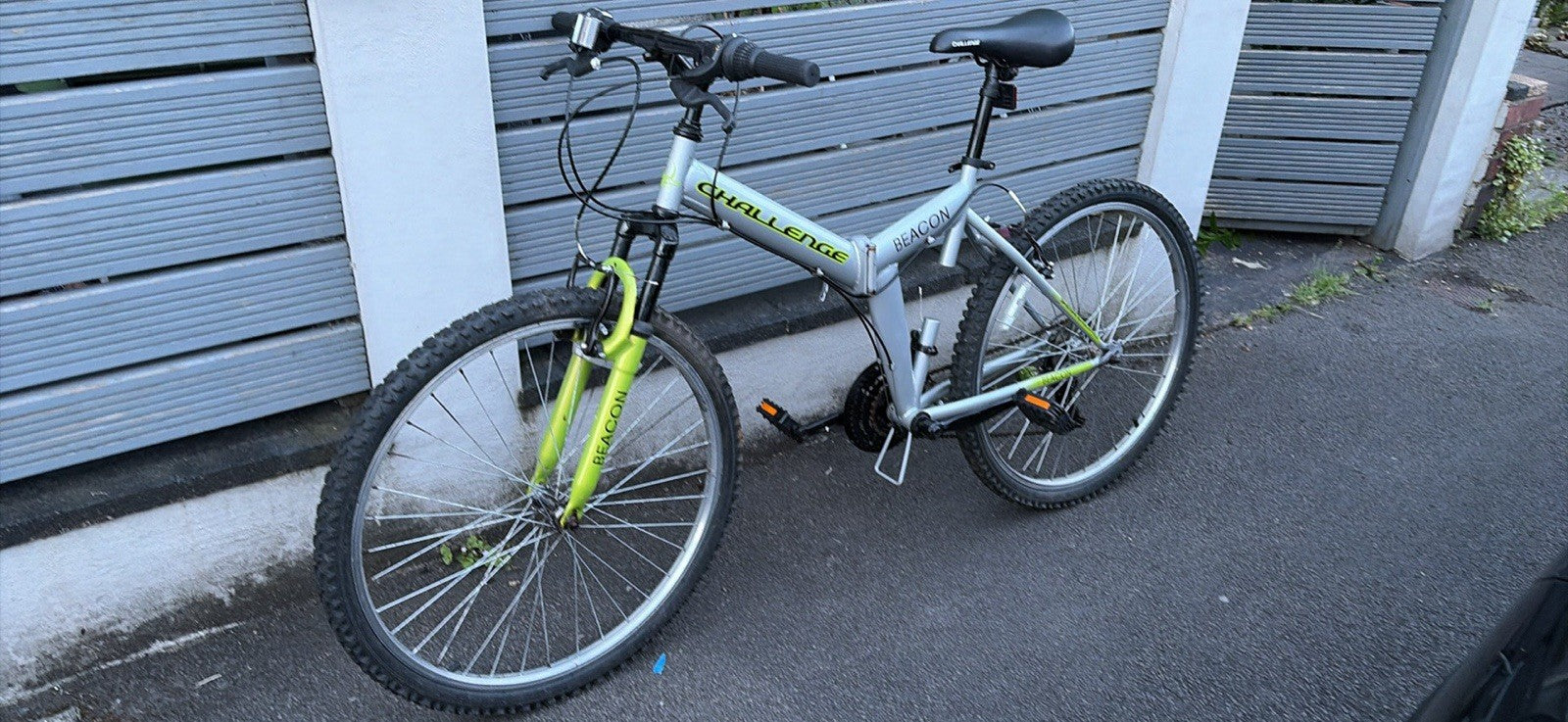 Challenge Beacon Adult Folding Mountain Bike - Size 24 Inch Wheels