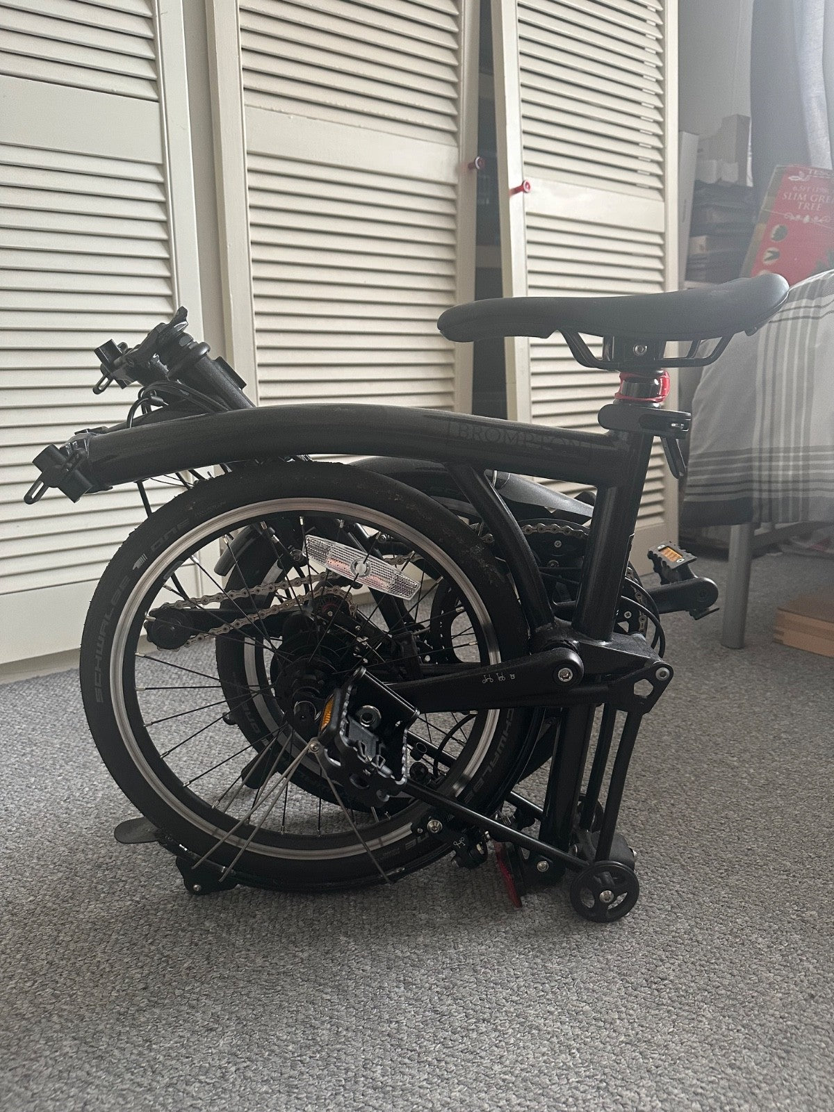 Brompton P Line 2022 4 Speed Mid Handlebar Midnight Black *ONLY USED ONCE*