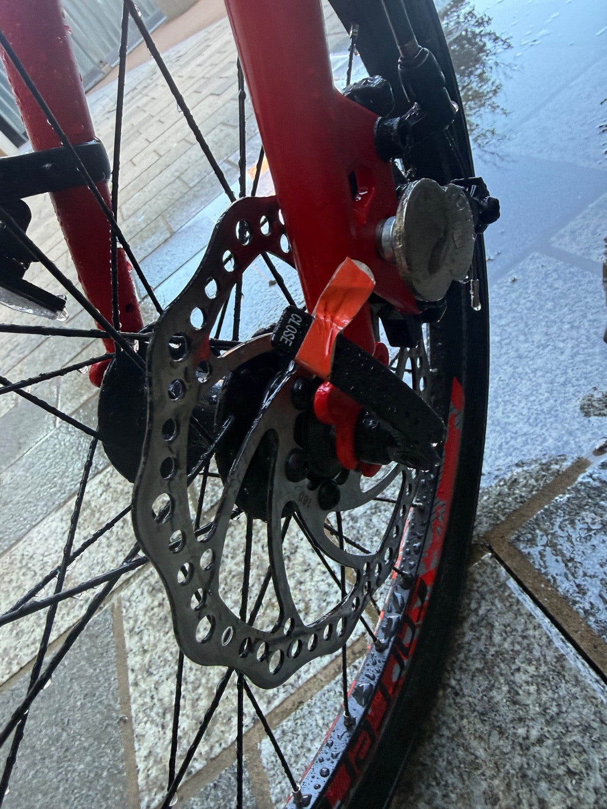 Carrera Intercity Disc 8-Speed Folding Bike great condition