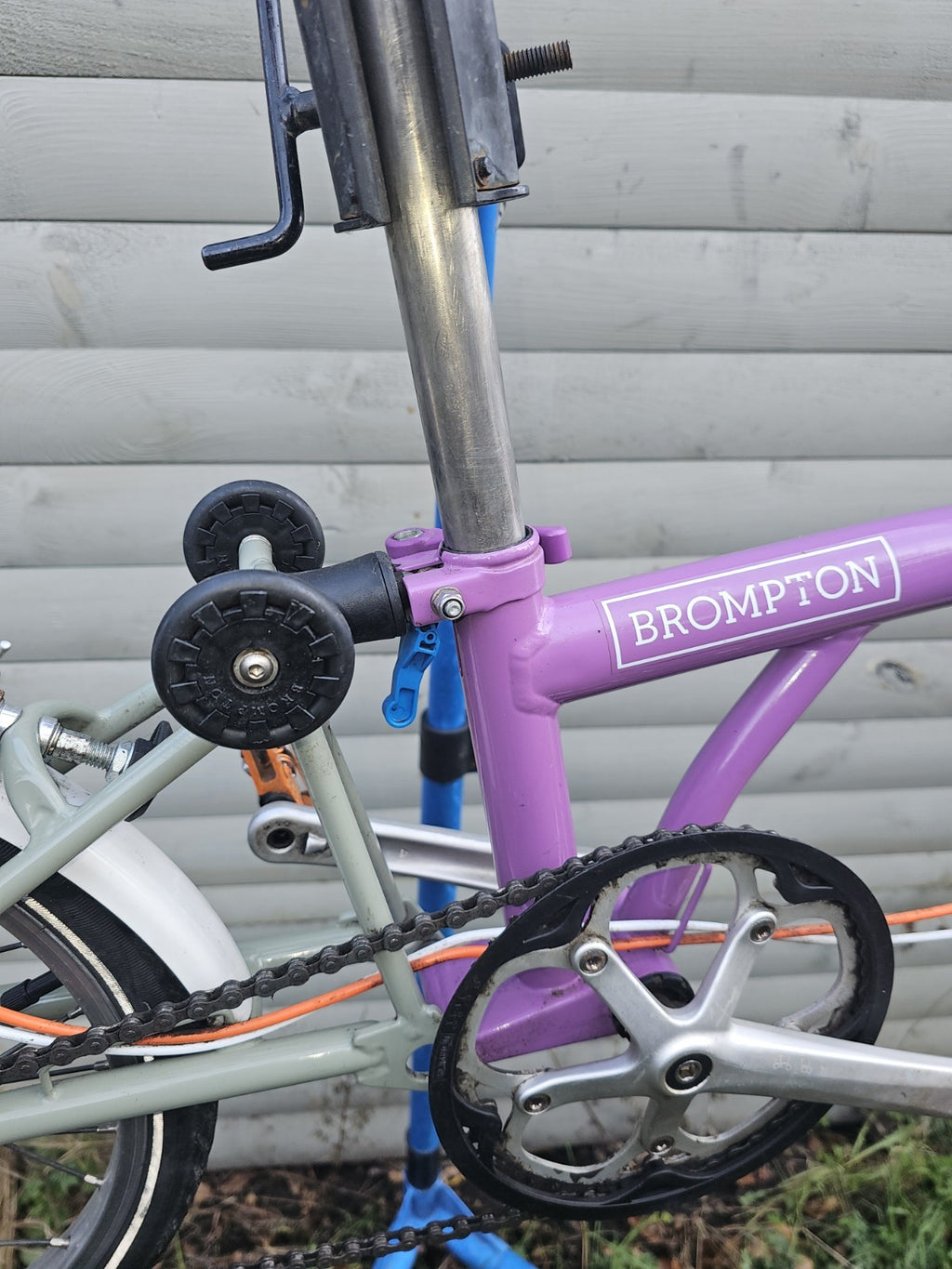 Bespoke Brompton S3L - titanium seatpost, Brooks saddle, unique colours and more