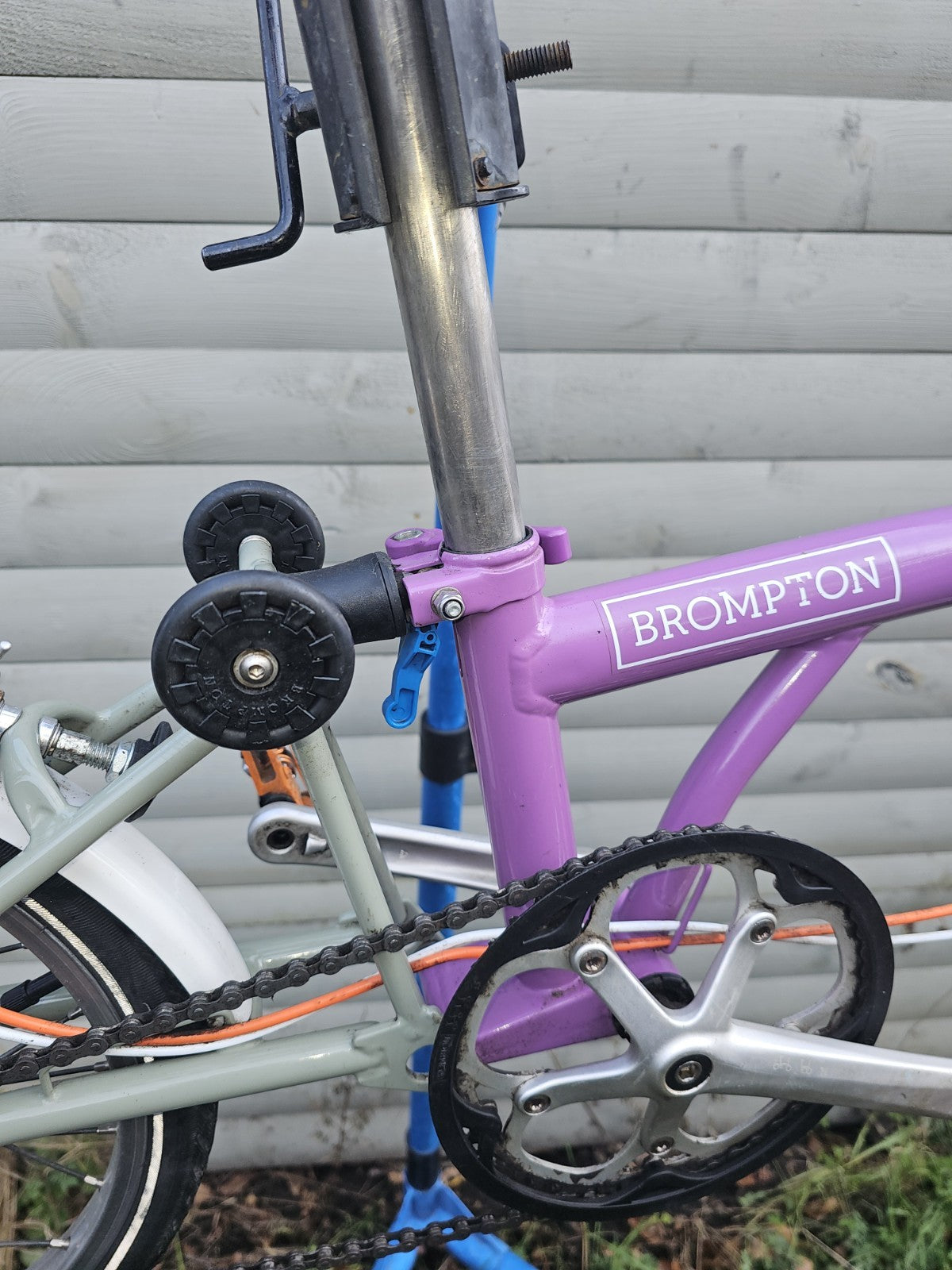 Bespoke Brompton S3L - titanium seatpost, Brooks saddle, unique colours and more
