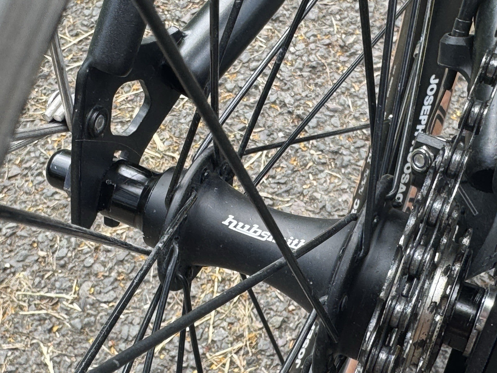 Brompton P-line 4 Speed  Custom Wheels  Carbon / Titanium Parts  Black 9kg