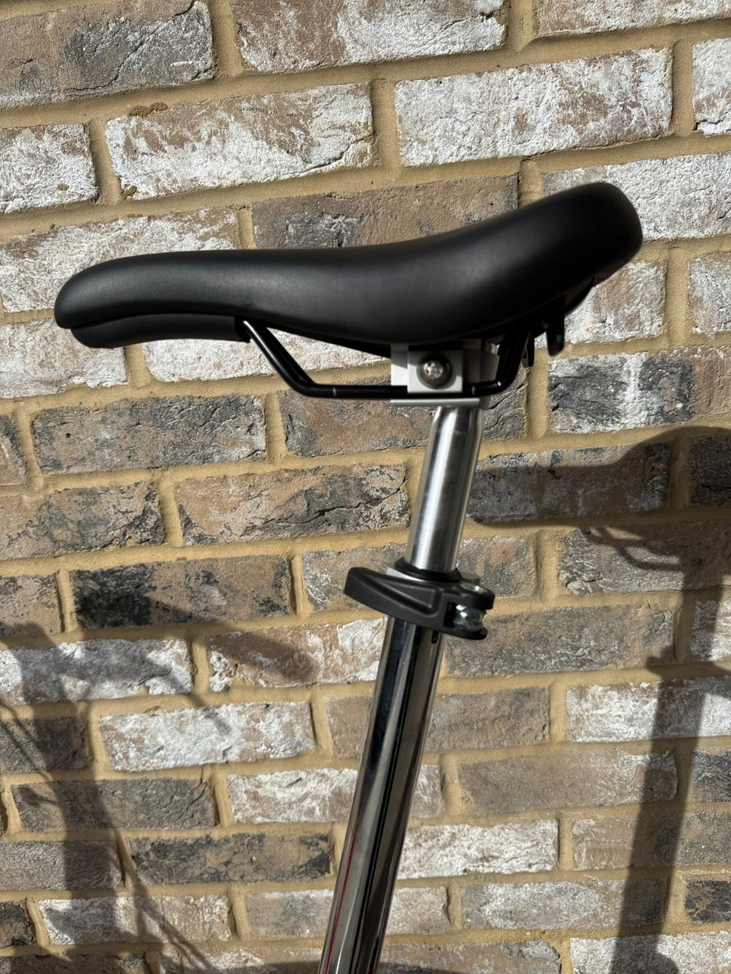 Brompton Rocket Red & Black 3 Speed Mid C Line M3L with Dynamo Lighting