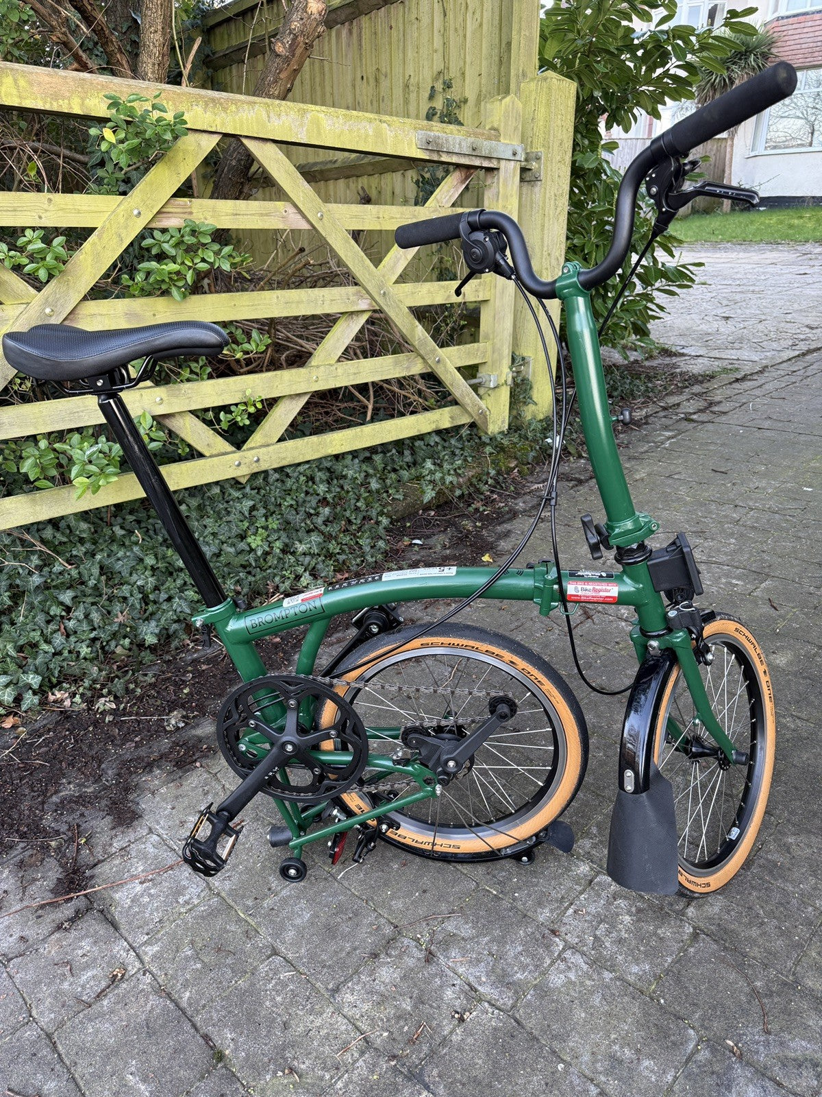 Brompton C Line (2025) – 2-Speed – M – Racing Green  – Barely ridden – Oxford