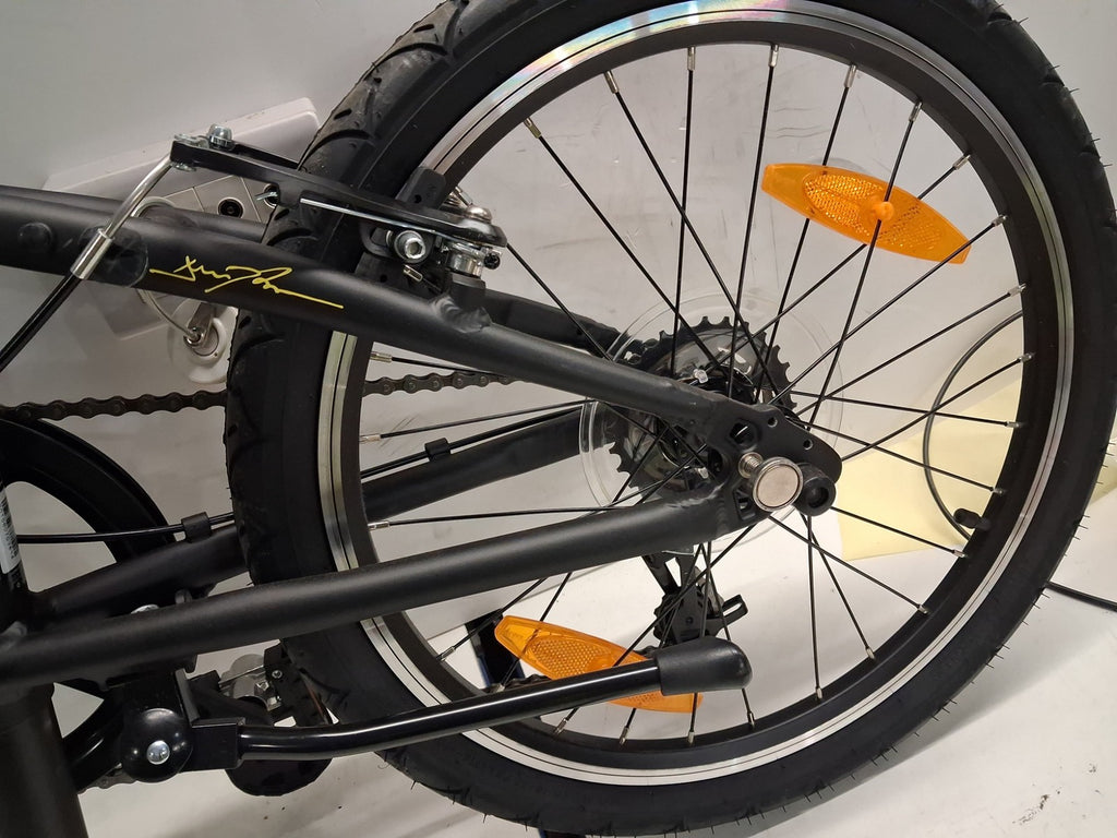 Dahon Hit 20" Wheels 11.6 kg Compact Unisex Matt Black Folding Bike {Alt Pedals}