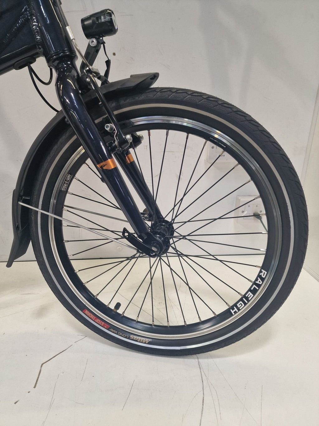Raleigh Stow--E--Way Folding 7-Speed 20" Wheel Alloy Bike - Blue (Damaged)