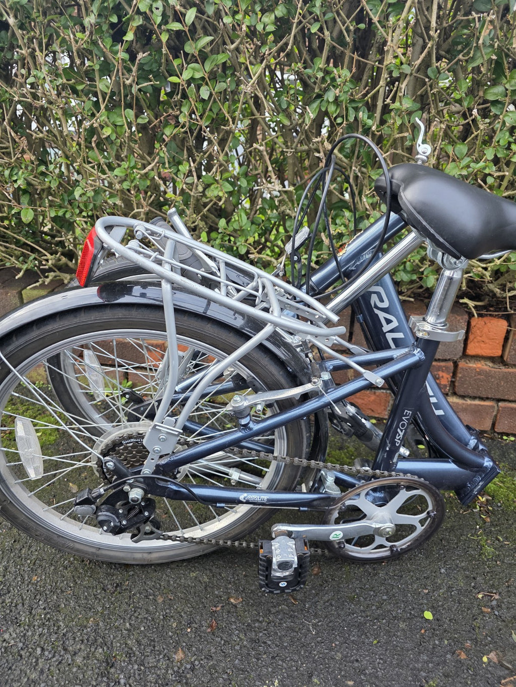 Lightweight Aluminium Raleigh Evo7SP Folding Bike is Ex Display New