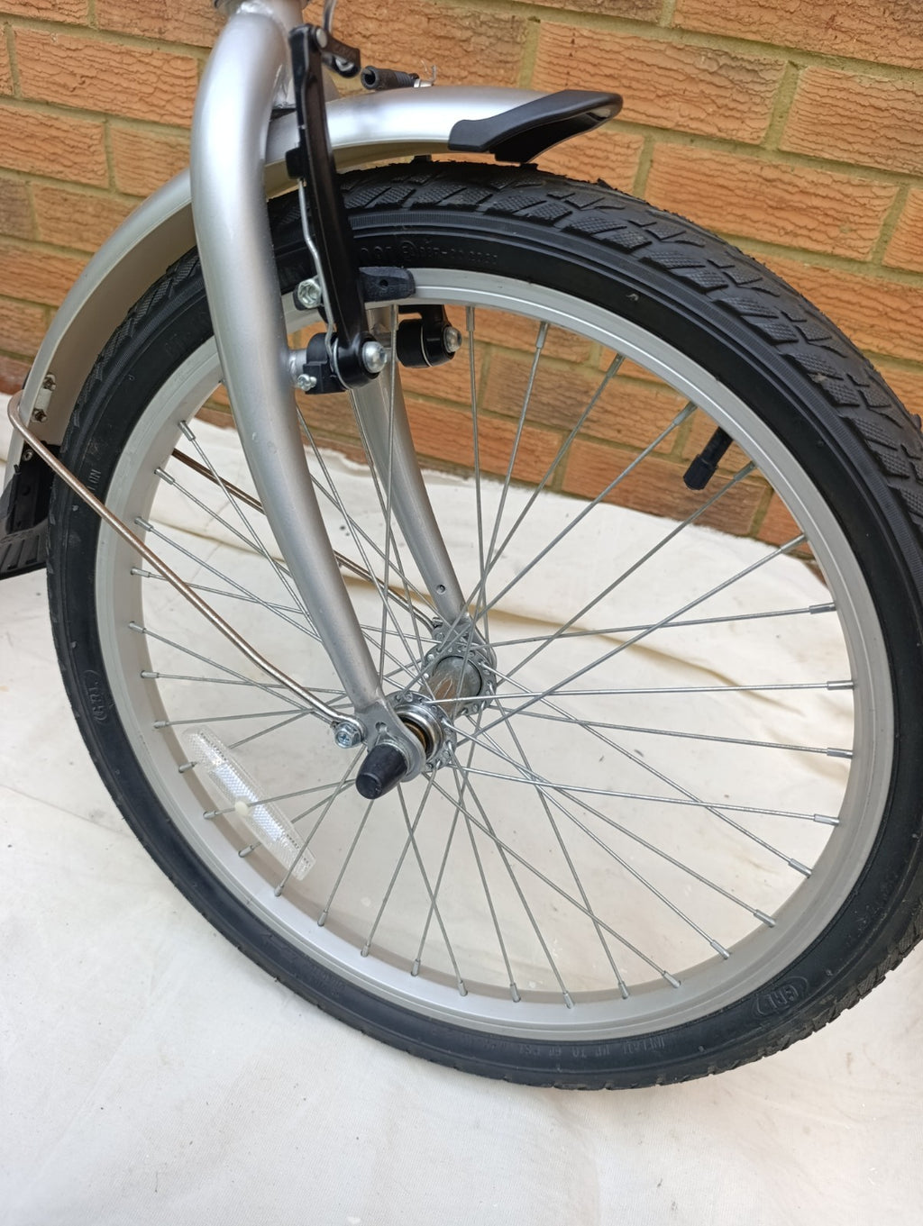 Ammaco Pakka Lite 20 Inch Wheel 6 Speed Alloy Folding Bike Silver