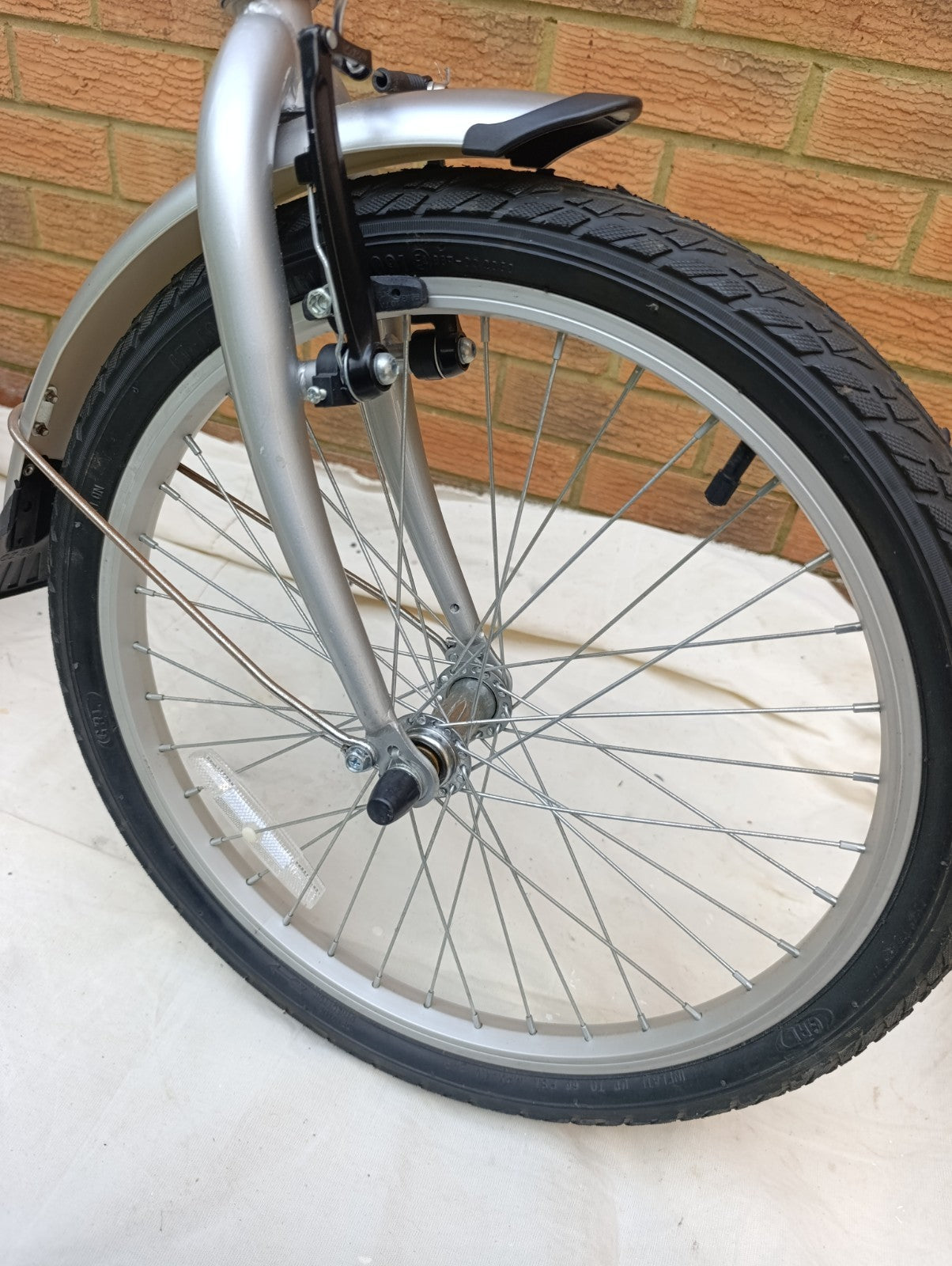Ammaco Pakka Lite 20 Inch Wheel 6 Speed Alloy Folding Bike Silver