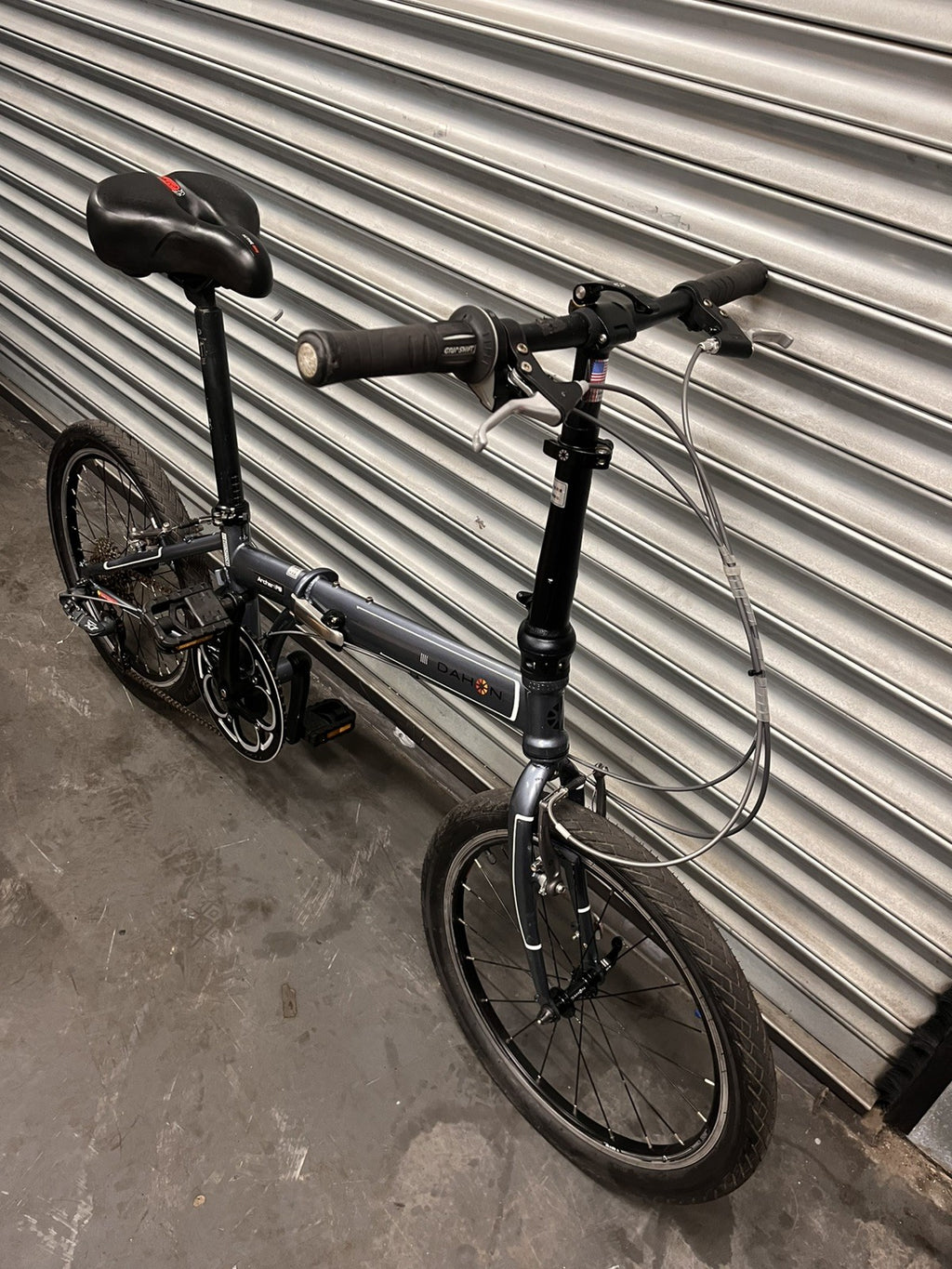 Dahon Archer P8 City Bike 8 Speed Folding Bike